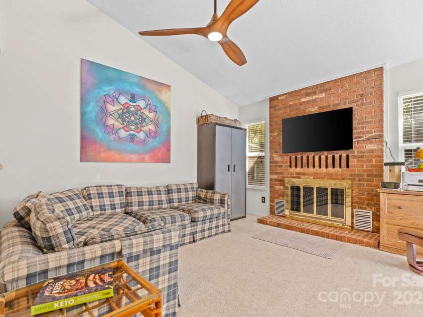 941 Sardis Cove Drive, Charlotte, NC 28270.  MLS# CAR4283401, YatesRealty ID 27393. 