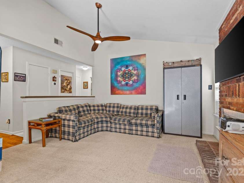 941 Sardis Cove Drive, Charlotte, NC 28270.  MLS# CAR4283401, YatesRealty ID 27393. 