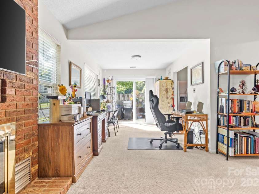 941 Sardis Cove Drive, Charlotte, NC 28270.  MLS# CAR4283401, YatesRealty ID 27393. 