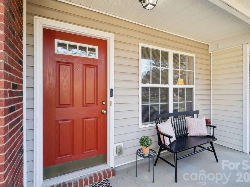 10213 University Park Lane, Charlotte, NC 28213.  MLS# CAR4329874, YatesRealty ID 27394. Front
