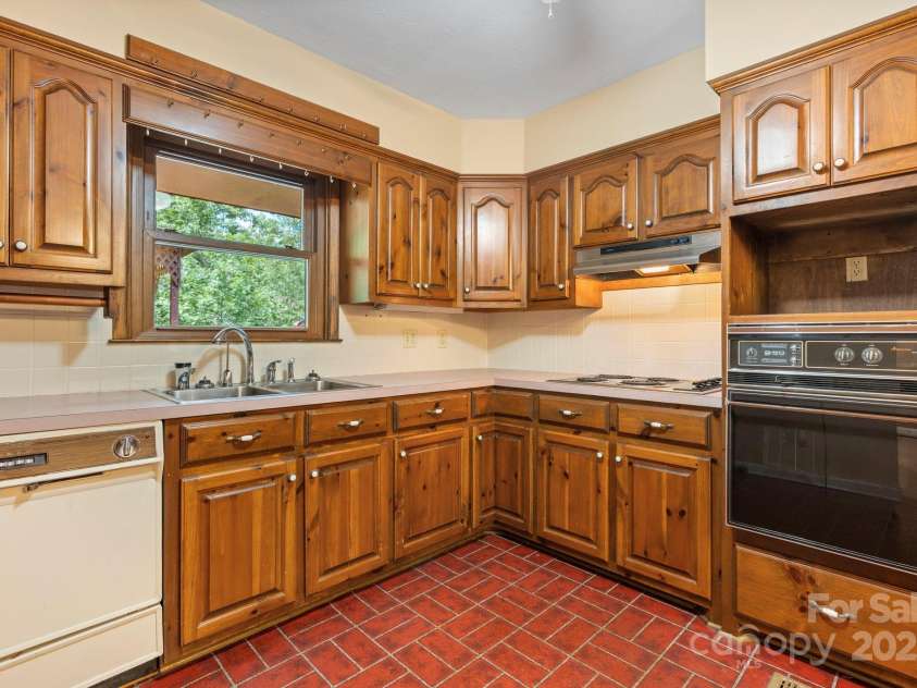 3195 Meadowbrook Street, Valdese, NC 28690.  MLS# CAR4282013, YatesRealty ID 27395. 