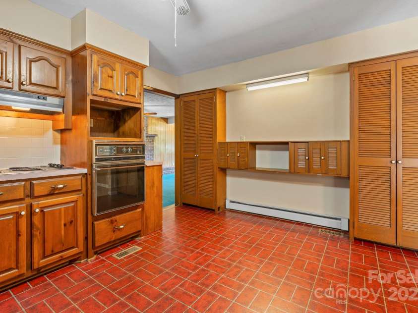 3195 Meadowbrook Street, Valdese, NC 28690.  MLS# CAR4282013, YatesRealty ID 27395. 