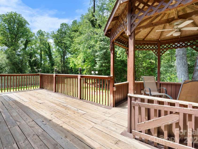 3195 Meadowbrook Street, Valdese, NC 28690.  MLS# CAR4282013, YatesRealty ID 27395. 