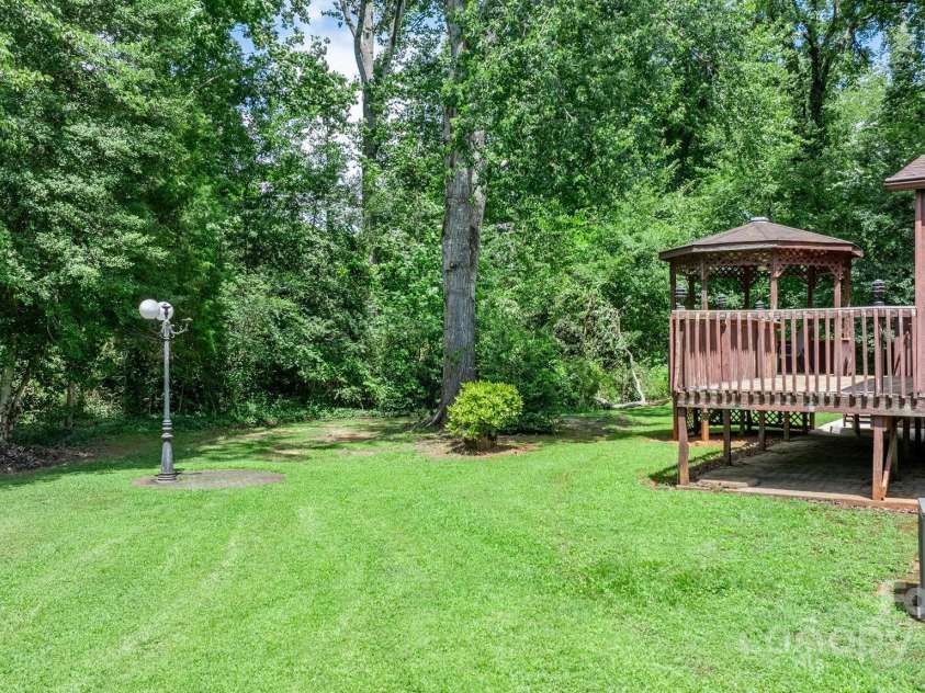 3195 Meadowbrook Street, Valdese, NC 28690.  MLS# CAR4282013, YatesRealty ID 27395. 