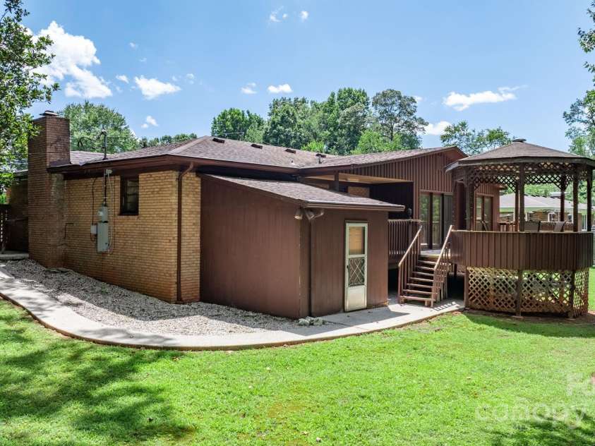 3195 Meadowbrook Street, Valdese, NC 28690.  MLS# CAR4282013, YatesRealty ID 27395. 