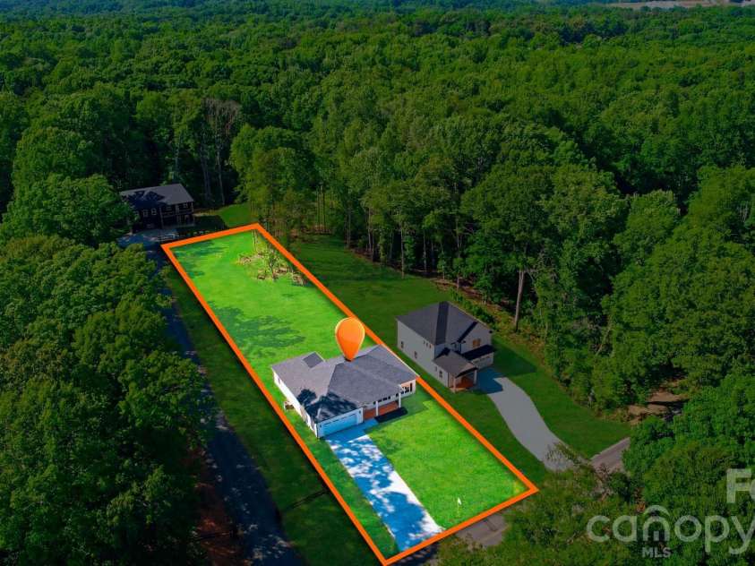 3272 Fairview Drive, Gastonia, NC 28052.  MLS# CAR4382427, YatesRealty ID 27395. 