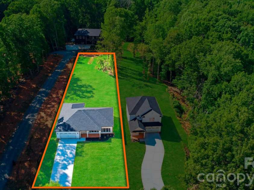 3272 Fairview Drive, Gastonia, NC 28052.  MLS# CAR4382427, YatesRealty ID 27395. 