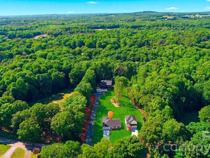 3272 Fairview Drive, Gastonia, NC 28052.  MLS# CAR4382427, YatesRealty ID 27395. 