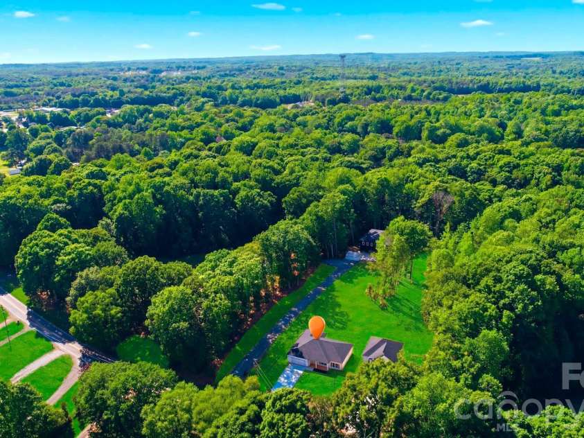 3272 Fairview Drive, Gastonia, NC 28052.  MLS# CAR4382427, YatesRealty ID 27395. 