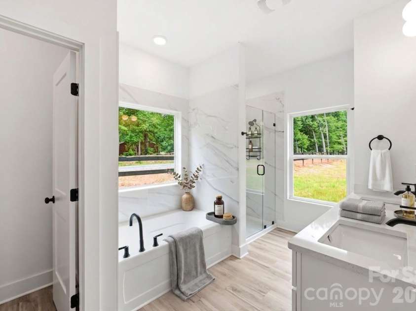 3272 Fairview Drive, Gastonia, NC 28052.  MLS# CAR4382427, YatesRealty ID 27395. 