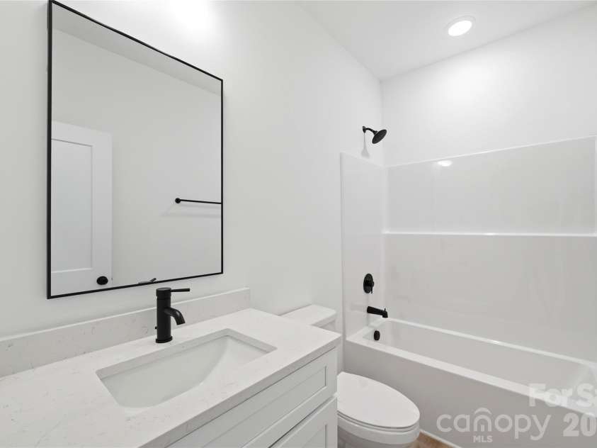 3272 Fairview Drive, Gastonia, NC 28052.  MLS# CAR4382427, YatesRealty ID 27395. 