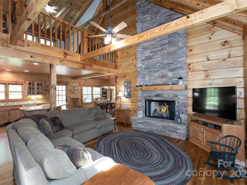 222 High Rock Vista, Sapphire, NC 28774.  MLS# CAR4283590, YatesRealty ID 27396. 