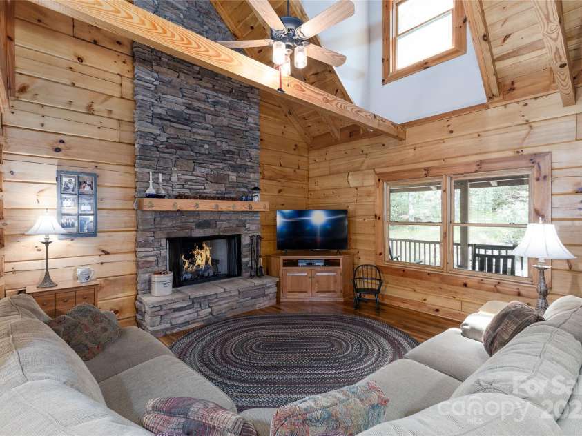 222 High Rock Vista, Sapphire, NC 28774.  MLS# CAR4283590, YatesRealty ID 27396. 