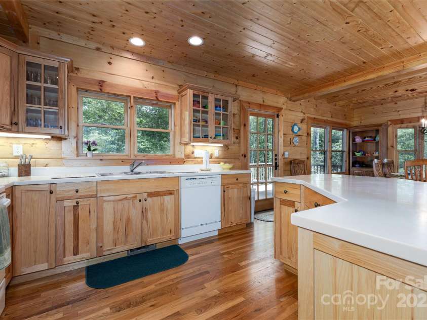 222 High Rock Vista, Sapphire, NC 28774.  MLS# CAR4283590, YatesRealty ID 27396. 