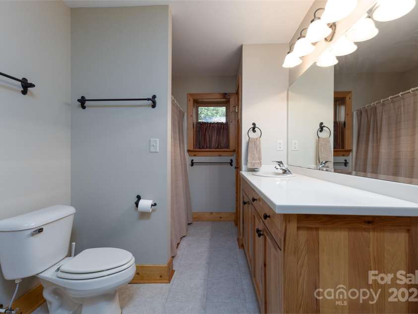 222 High Rock Vista, Sapphire, NC 28774.  MLS# CAR4283590, YatesRealty ID 27396. 