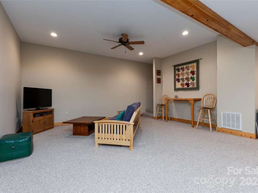 222 High Rock Vista, Sapphire, NC 28774.  MLS# CAR4283590, YatesRealty ID 27396. 