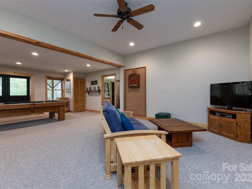 222 High Rock Vista, Sapphire, NC 28774.  MLS# CAR4283590, YatesRealty ID 27396. 