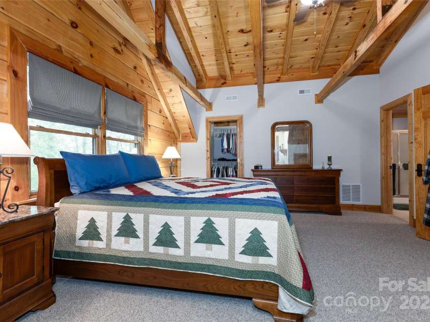 222 High Rock Vista, Sapphire, NC 28774.  MLS# CAR4283590, YatesRealty ID 27396. 