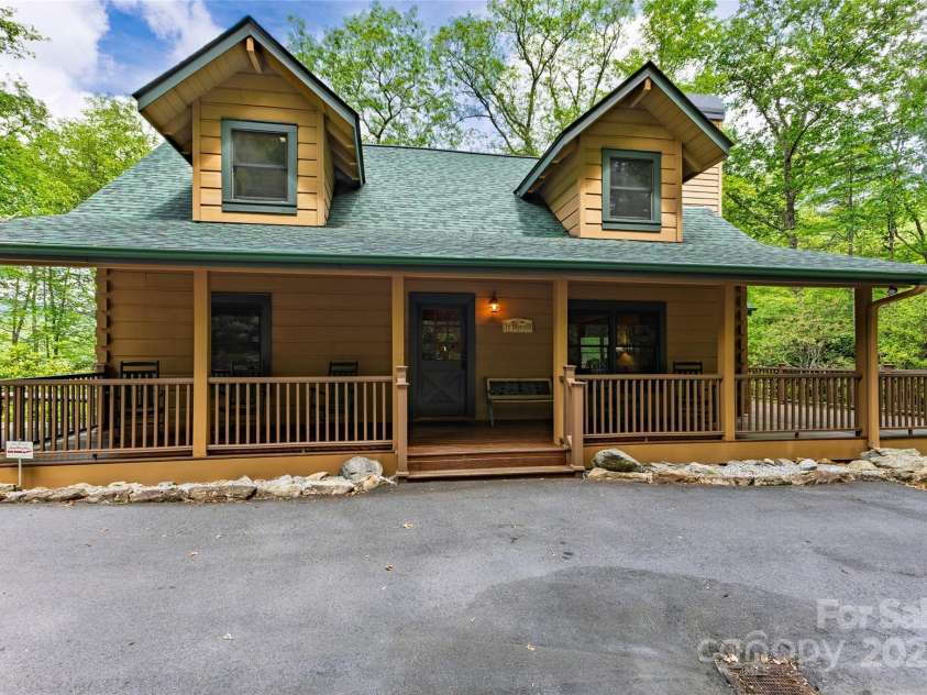 222 High Rock Vista, Sapphire, NC 28774.  MLS# CAR4283590, YatesRealty ID 27396. 