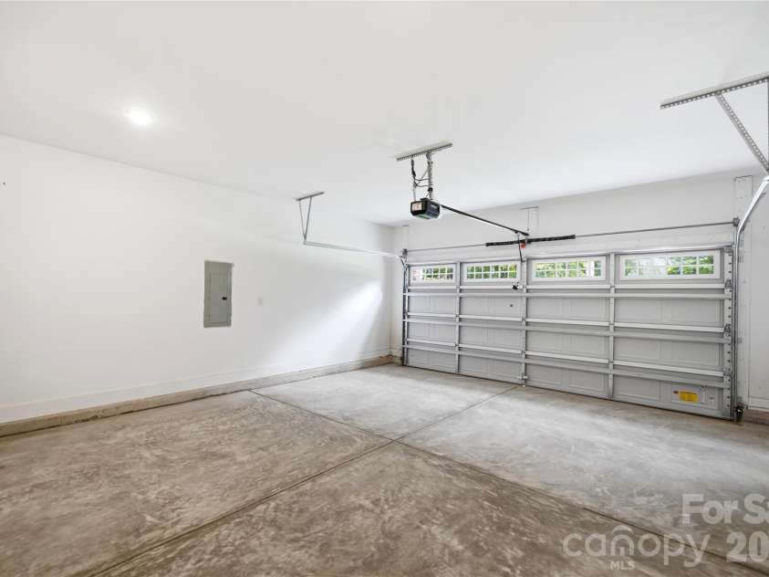 3264 Fairview Drive, Gastonia, NC 28052.  MLS# CAR4382588, YatesRealty ID 27396. 