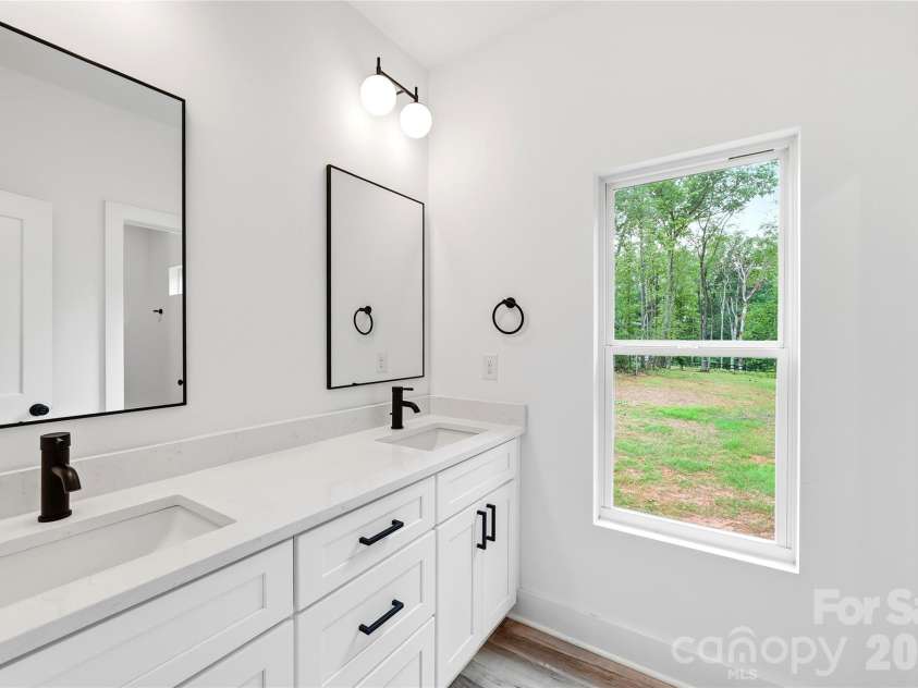 3264 Fairview Drive, Gastonia, NC 28052.  MLS# CAR4382588, YatesRealty ID 27396. 