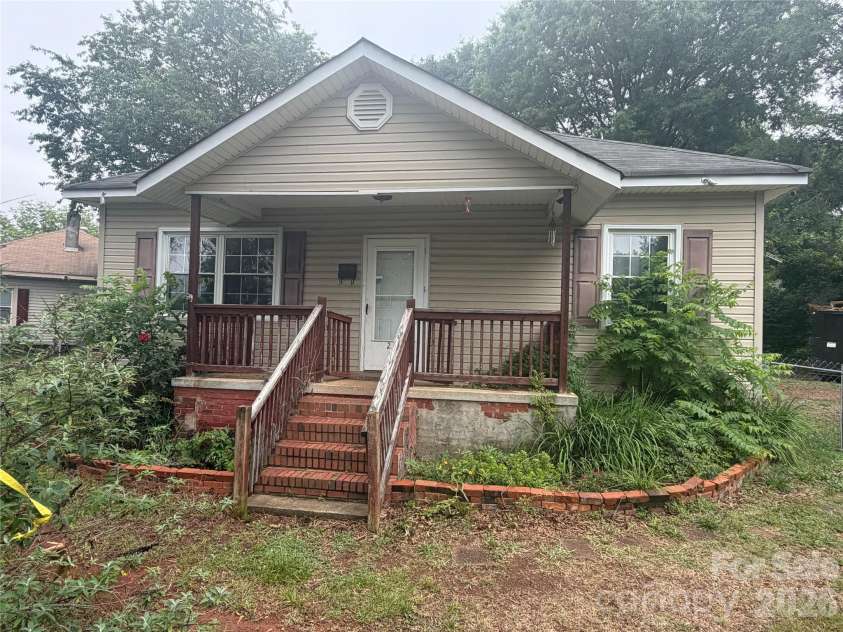 204 Madora Street, Mount Holly, NC 28120.  MLS# CAR4385940, YatesRealty ID 27397. 