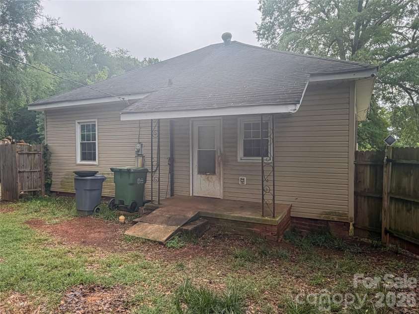 204 Madora Street, Mount Holly, NC 28120.  MLS# CAR4385940, YatesRealty ID 27397. 