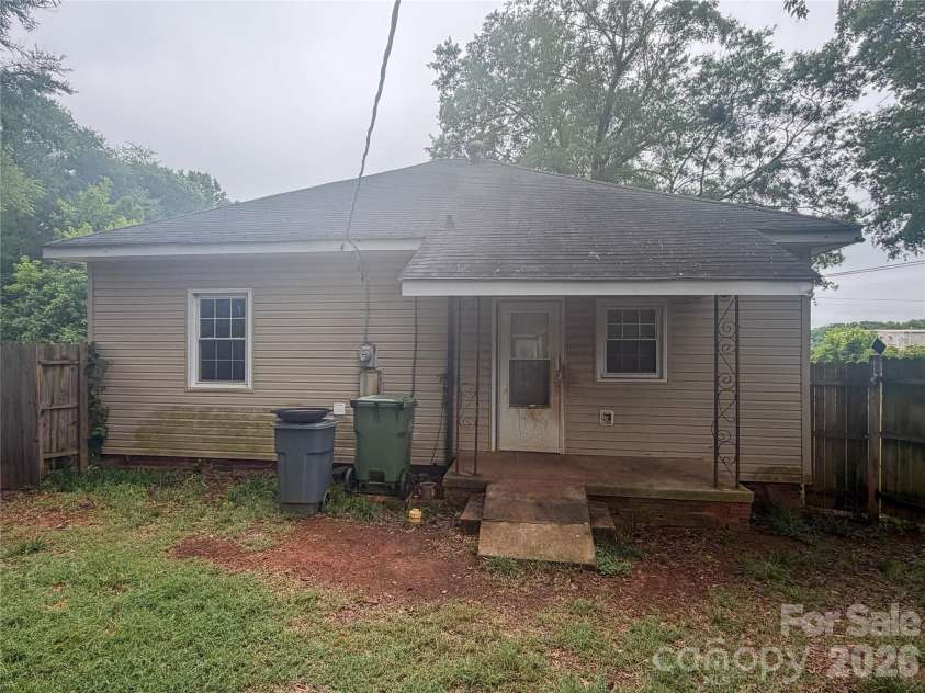 204 Madora Street, Mount Holly, NC 28120.  MLS# CAR4385940, YatesRealty ID 27397. 
