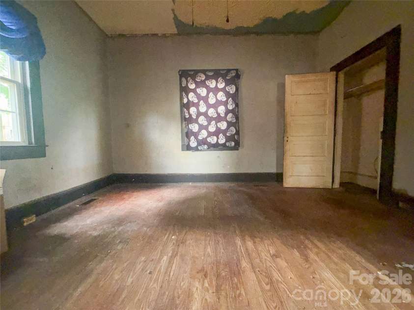 204 Madora Street, Mount Holly, NC 28120.  MLS# CAR4385940, YatesRealty ID 27397. 