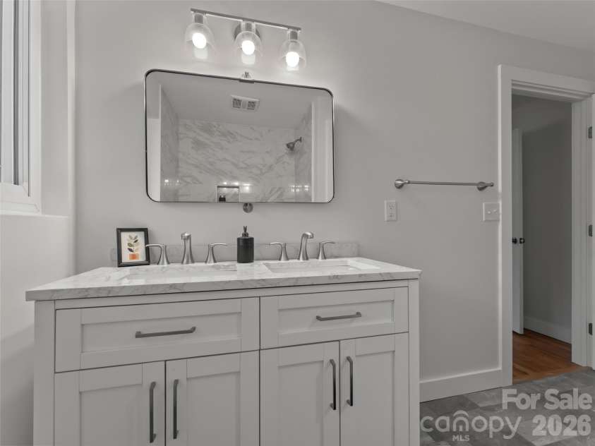 1110 3rd Avenue, Hendersonville, NC 28739.  MLS# CAR4373450, YatesRealty ID 27399. Primary bathroom