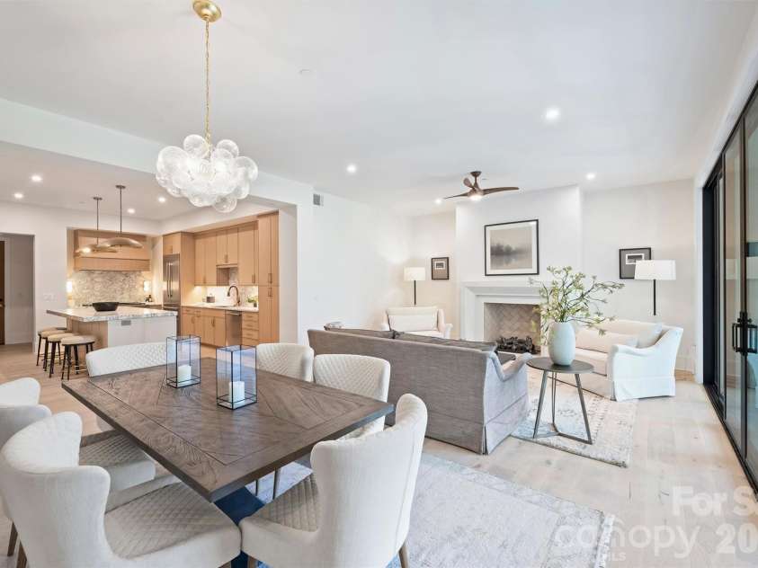 409 Queens Road, Charlotte, NC 28207.  MLS# CAR4409006, YatesRealty ID 274. 