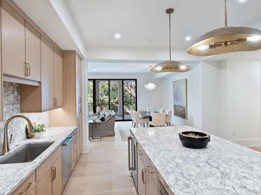 409 Queens Road, Charlotte, NC 28207.  MLS# CAR4409006, YatesRealty ID 274. 