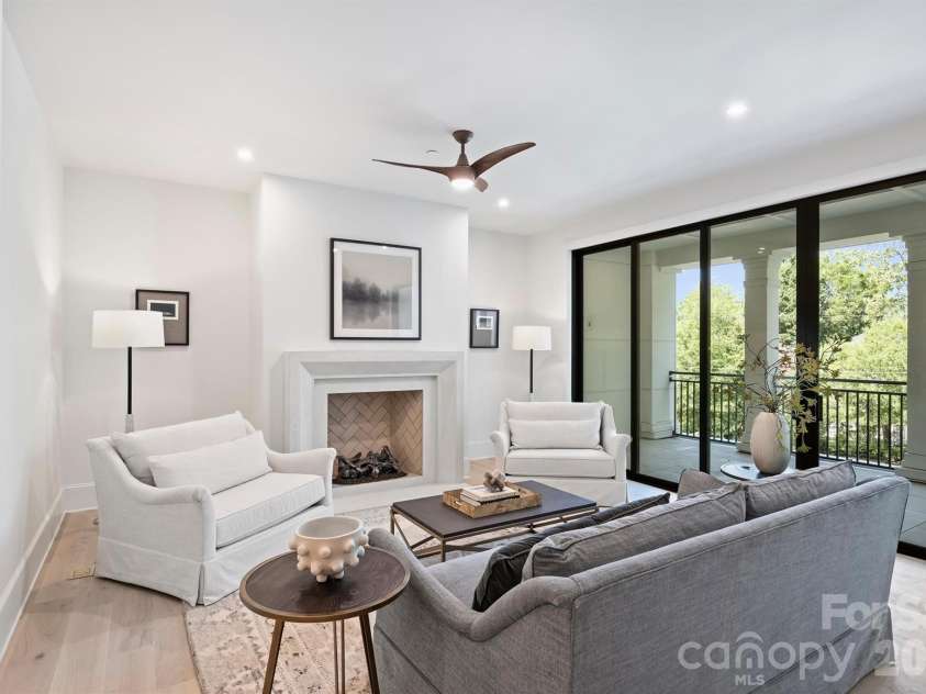 409 Queens Road, Charlotte, NC 28207.  MLS# CAR4409006, YatesRealty ID 274. 