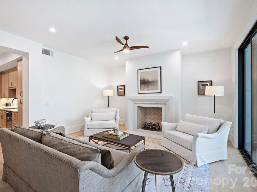 409 Queens Road, Charlotte, NC 28207.  MLS# CAR4409006, YatesRealty ID 274. 