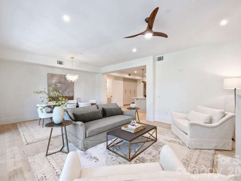 409 Queens Road, Charlotte, NC 28207.  MLS# CAR4409006, YatesRealty ID 274. 