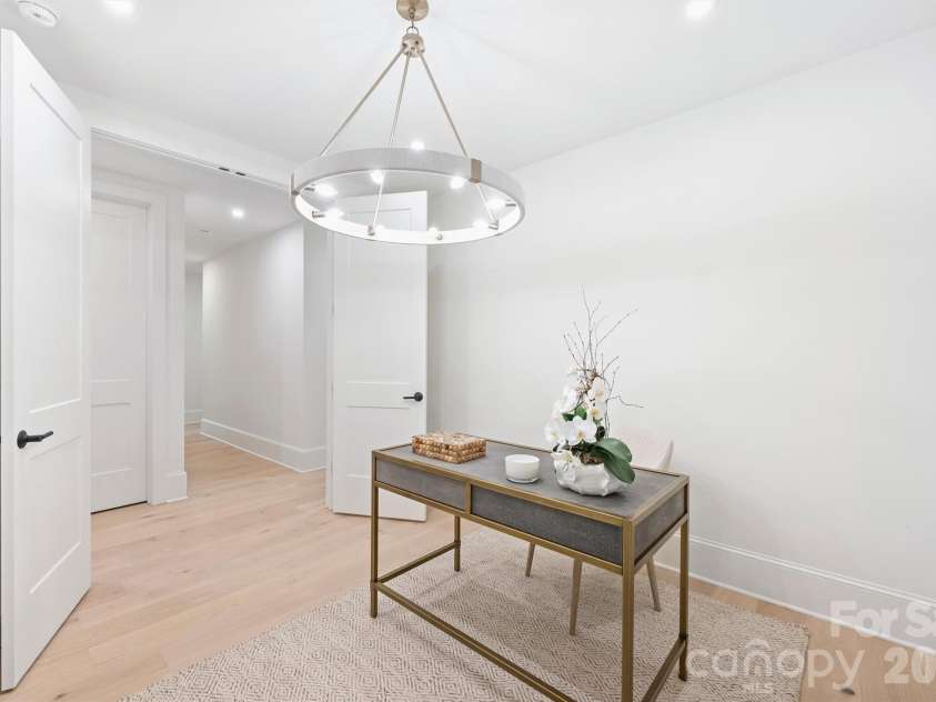 409 Queens Road, Charlotte, NC 28207.  MLS# CAR4409006, YatesRealty ID 274. 