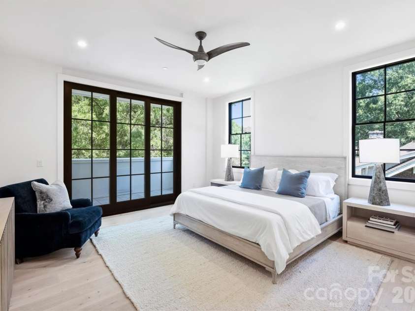 409 Queens Road, Charlotte, NC 28207.  MLS# CAR4409006, YatesRealty ID 274. 