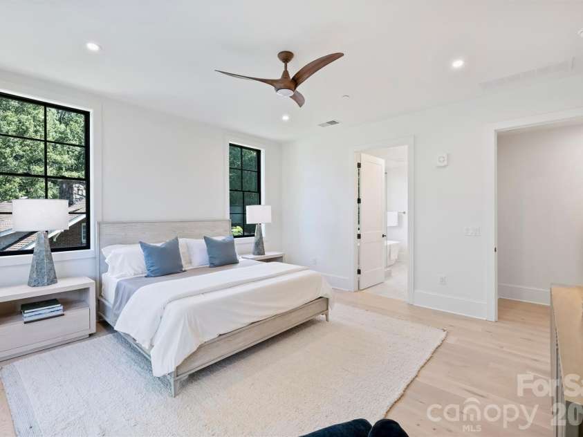 409 Queens Road, Charlotte, NC 28207.  MLS# CAR4409006, YatesRealty ID 274. 