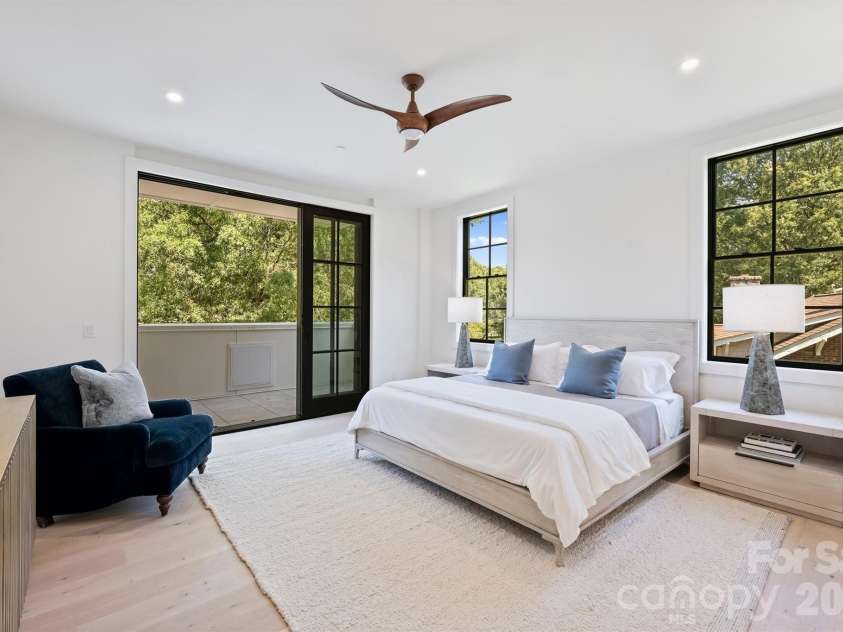 409 Queens Road, Charlotte, NC 28207.  MLS# CAR4409006, YatesRealty ID 274. 
