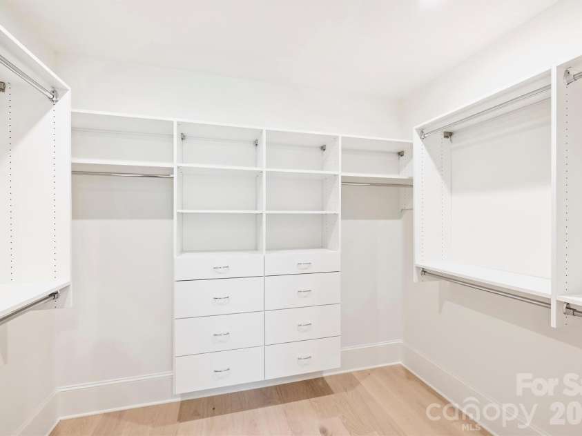 409 Queens Road, Charlotte, NC 28207.  MLS# CAR4409006, YatesRealty ID 274. 