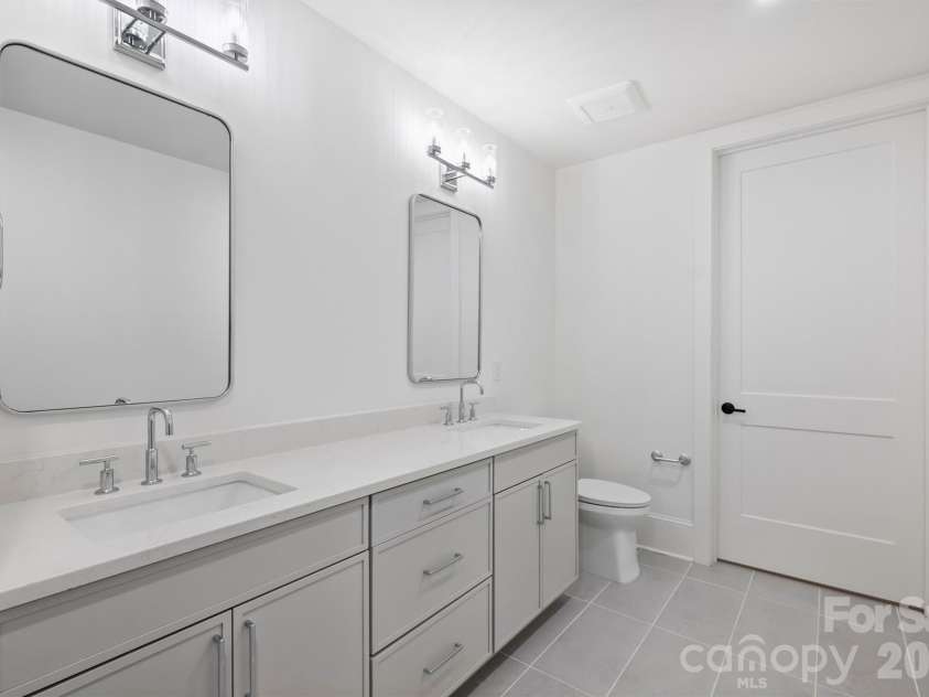 409 Queens Road, Charlotte, NC 28207.  MLS# CAR4409006, YatesRealty ID 274. 