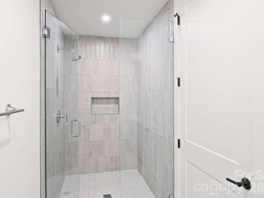 409 Queens Road, Charlotte, NC 28207.  MLS# CAR4409006, YatesRealty ID 274. 