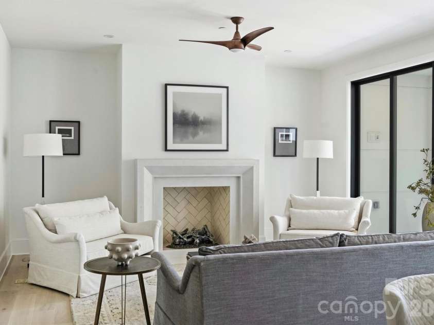 409 Queens Road, Charlotte, NC 28207.  MLS# CAR4409006, YatesRealty ID 274. 