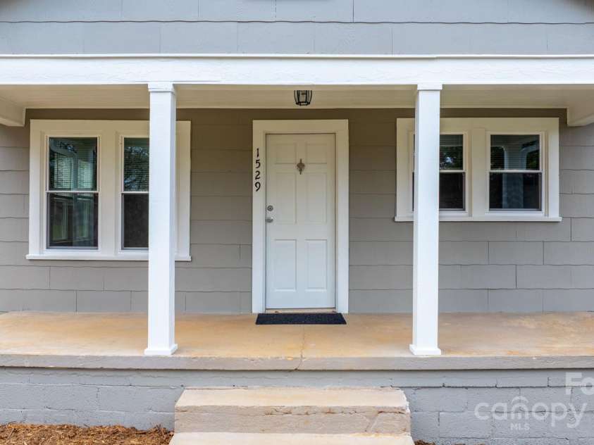 1529 4th Street, Hickory, NC 28601.  MLS# CAR4331702, YatesRealty ID 2740. 
