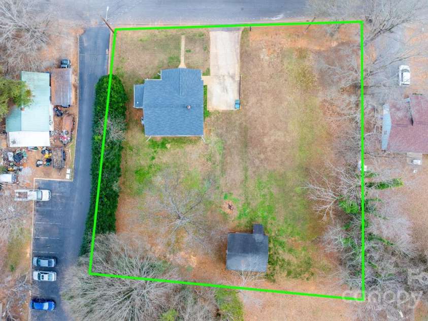 1529 4th Street, Hickory, NC 28601.  MLS# CAR4331702, YatesRealty ID 2740. 