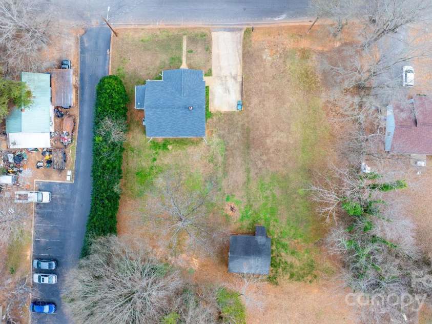 1529 4th Street, Hickory, NC 28601.  MLS# CAR4331702, YatesRealty ID 2740. 