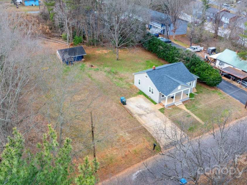 1529 4th Street, Hickory, NC 28601.  MLS# CAR4331702, YatesRealty ID 2740. 