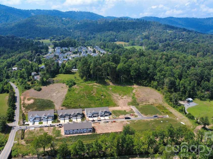 202 Driscoll Way, Weaverville, NC 28787.  MLS# CAR4340291, YatesRealty ID 2740. Community overview