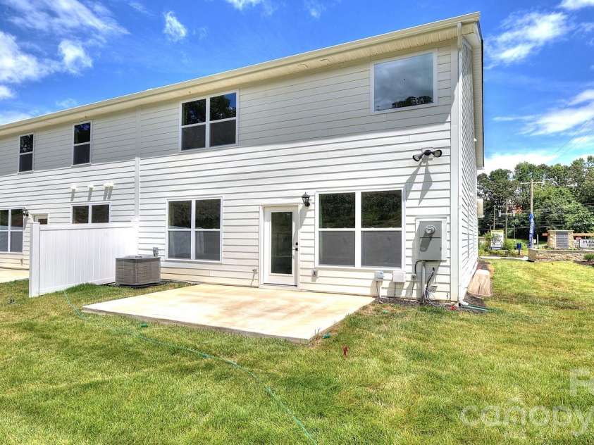 202 Driscoll Way, Weaverville, NC 28787.  MLS# CAR4340291, YatesRealty ID 2740. Photos are representative