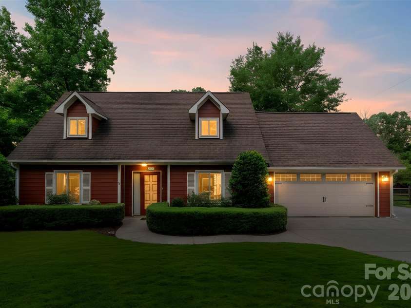 2606 Saddlewood Circle, Concord, NC 28027.  MLS# CAR4385806, YatesRealty ID 27400. 